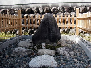 桜町西（乾谷）：山の神